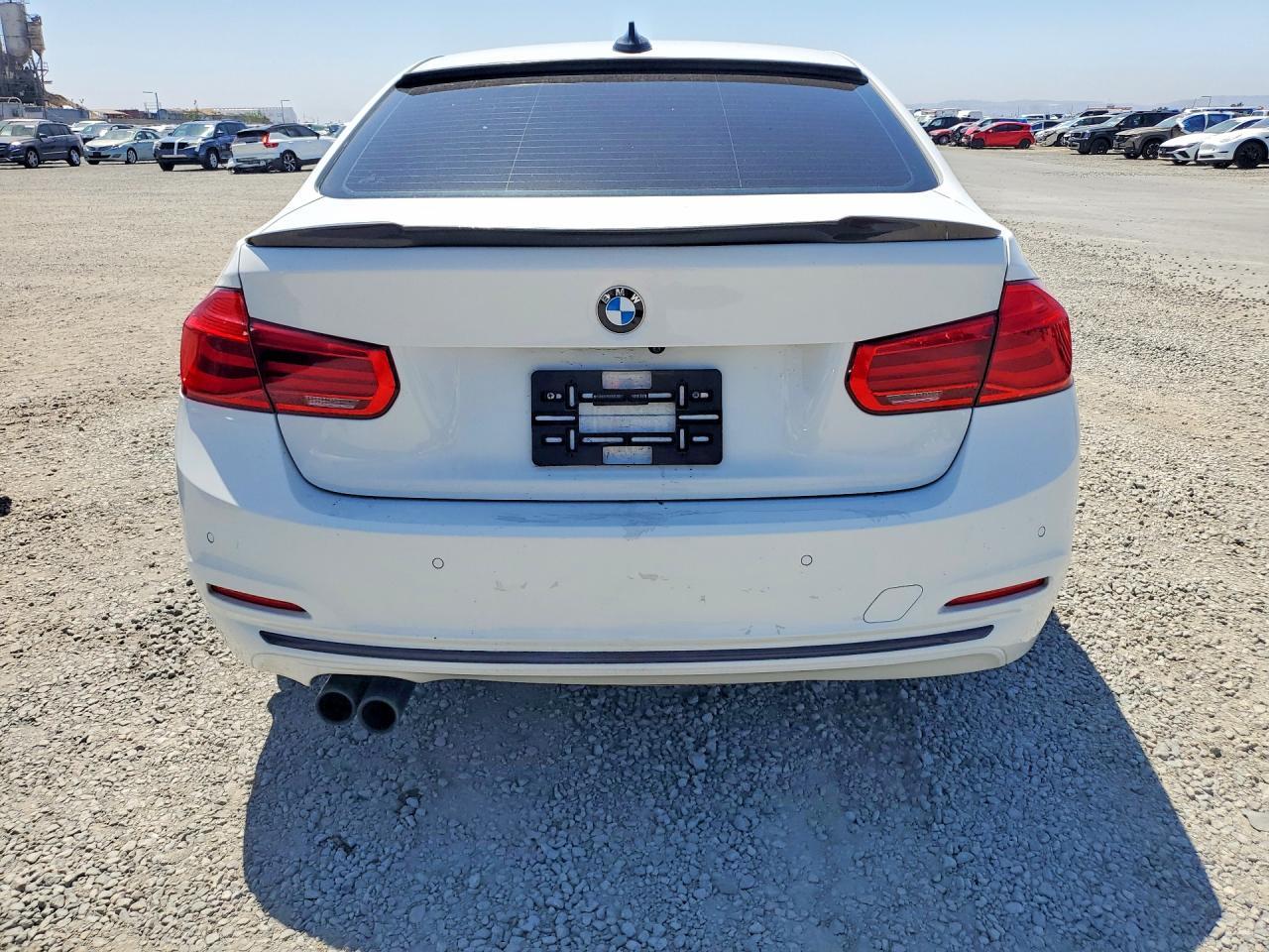 2017 BMW 330 Xi - Фото 6