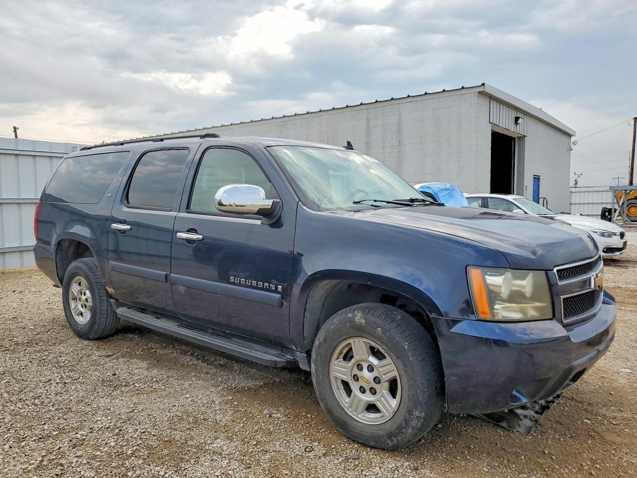 2007 Chevrolet Suburban K1500 - Image 4
