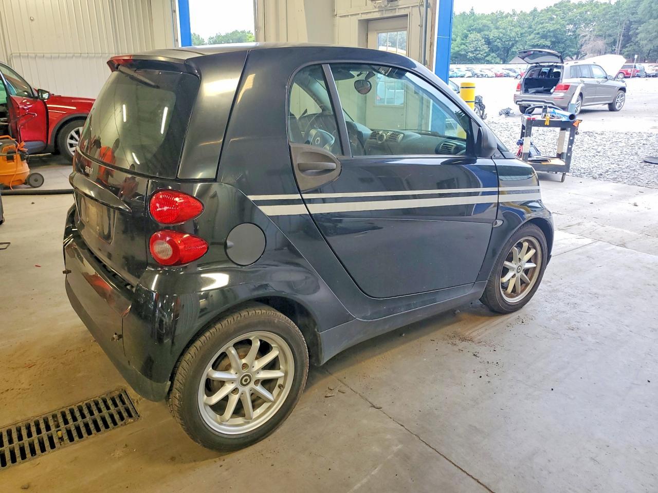 2010 Smart Fortwo Pure - Фото 3