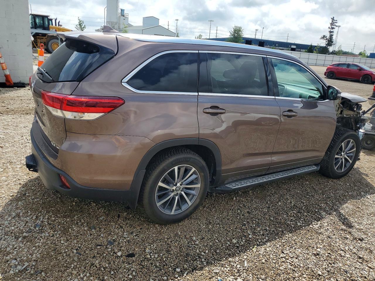 2018 Toyota Highlander Xle - Image 3
