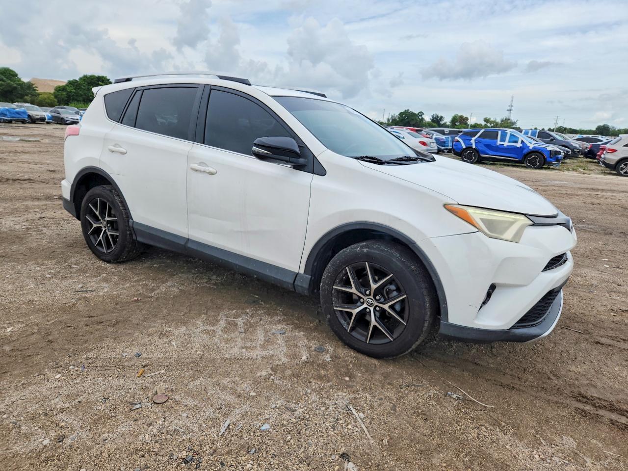 2016 Toyota Rav4 Se - Фото 4