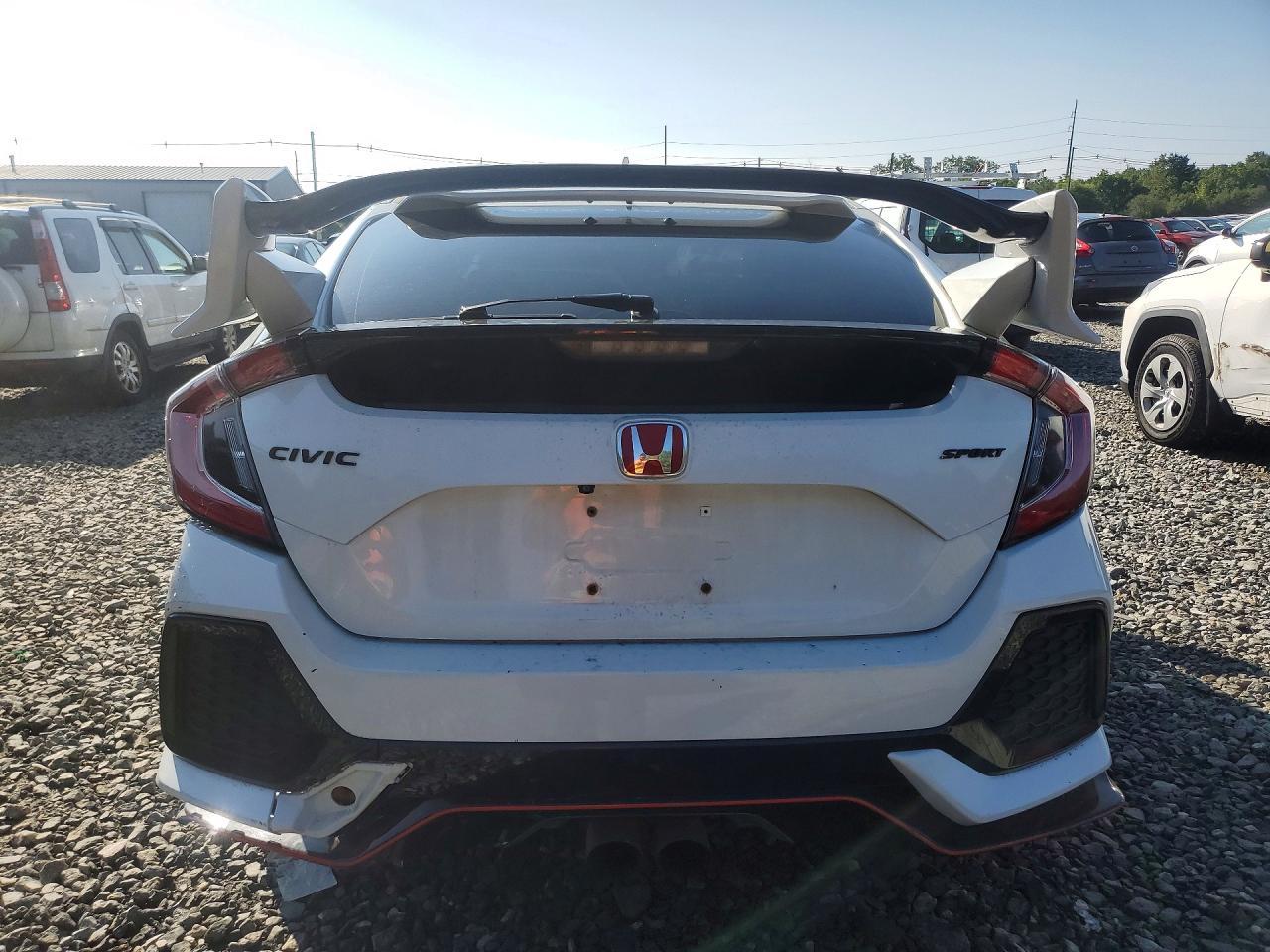 2018 Honda Civic Sport - Image 6