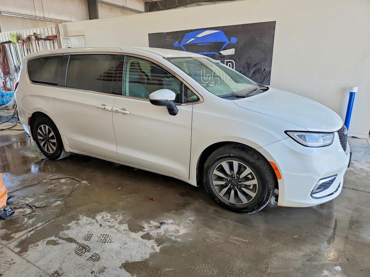 2023 Chrysler Pacifica Hybrid Touring L - Фото 4