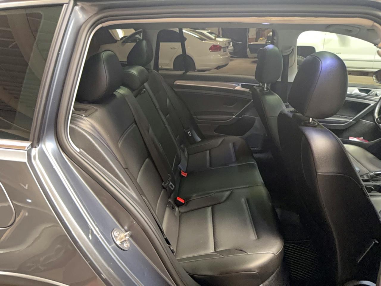 2017 Volkswagen Golf Alltrack S - Image 6