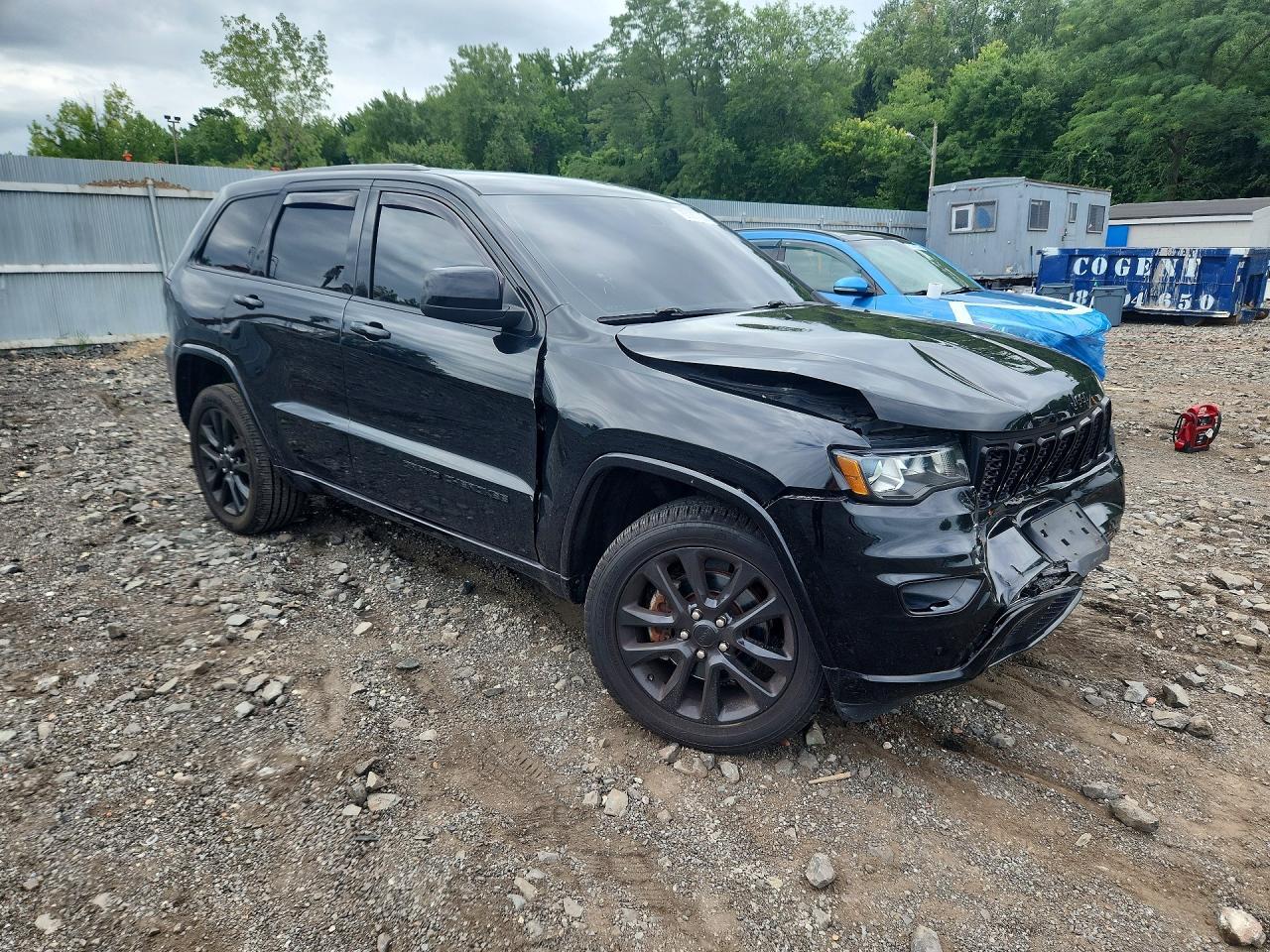 2021 Jeep Grand Cherokee Laredo - Image 4