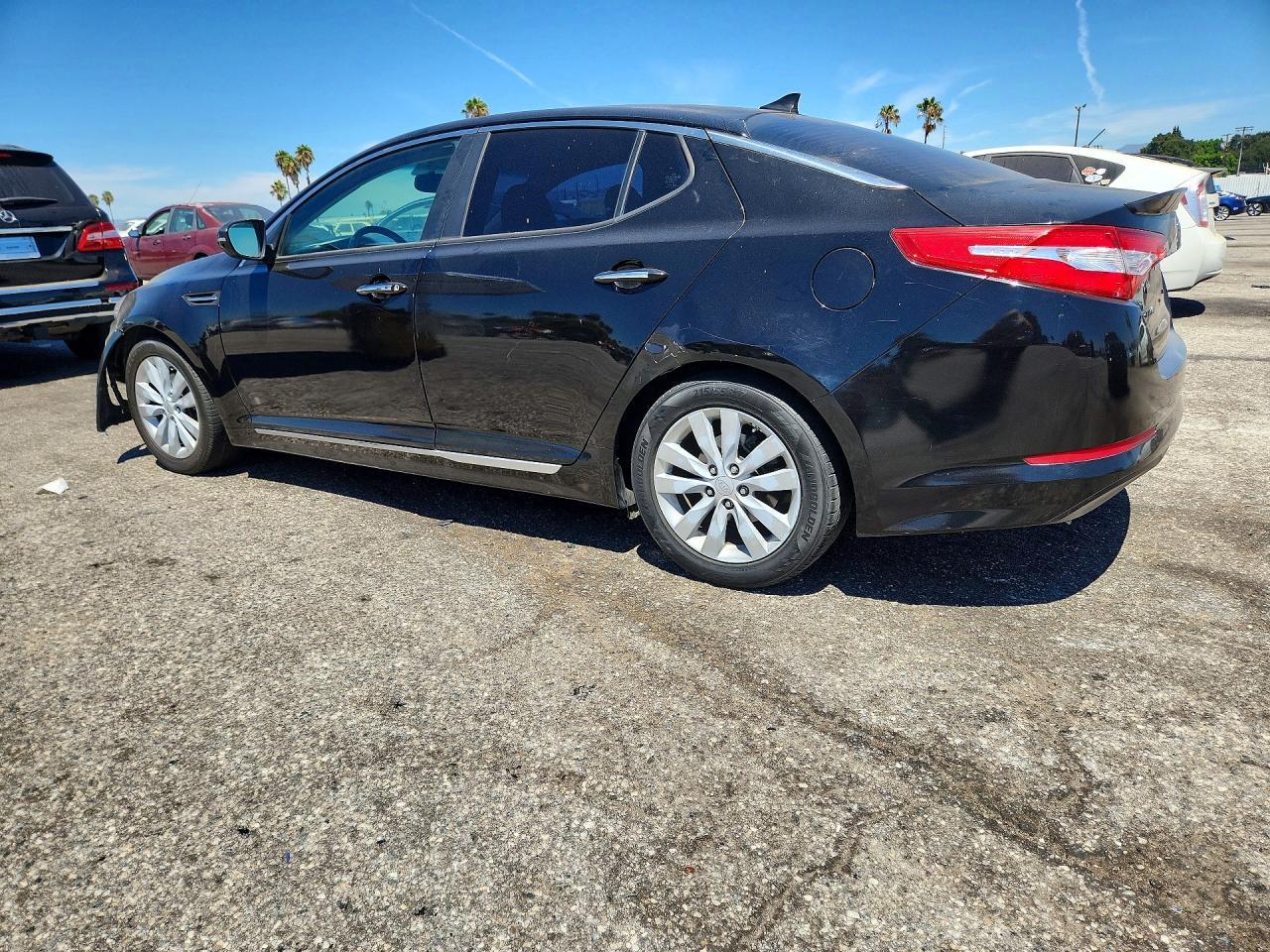 2012 Kia Optima Hybrid - Image 2