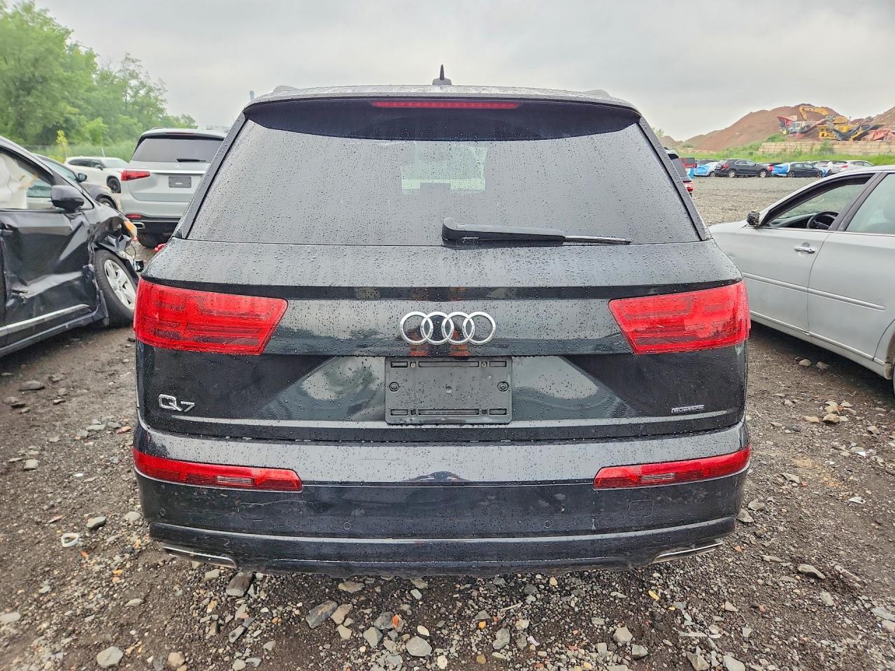 2017 Audi Q7 Premium - Image 6