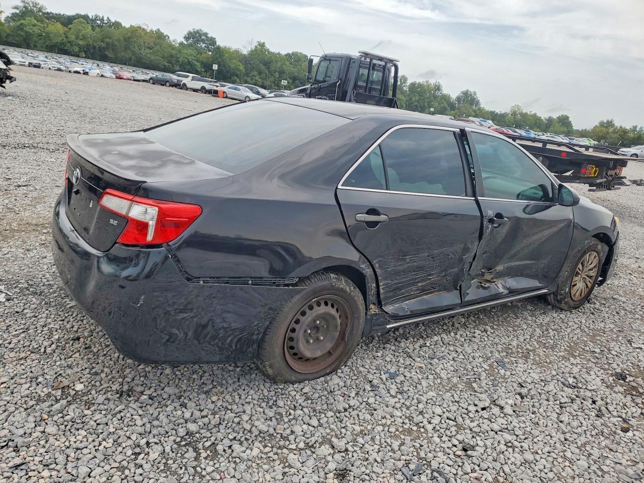 2013 Toyota Camry Le - Фото 3