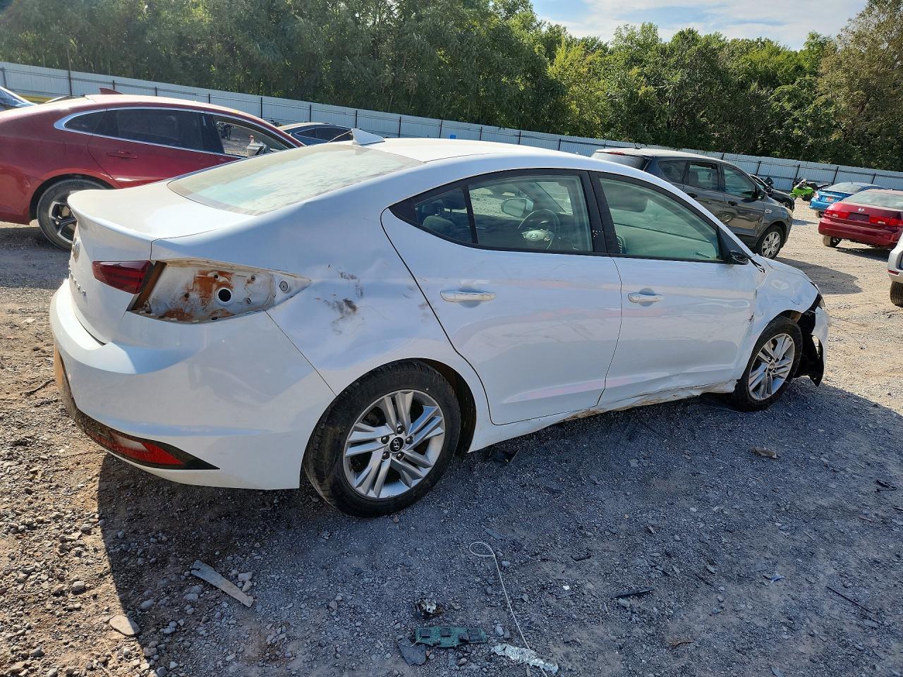2020 Hyundai Elantra Sel - Фото 3