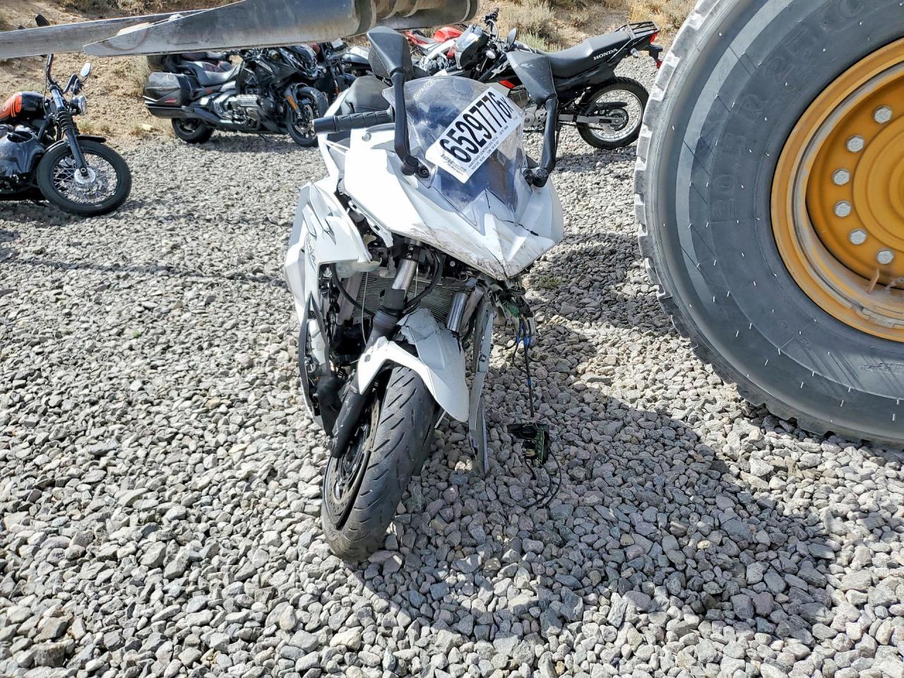 2025 Kawasaki Ex500 - Image 2