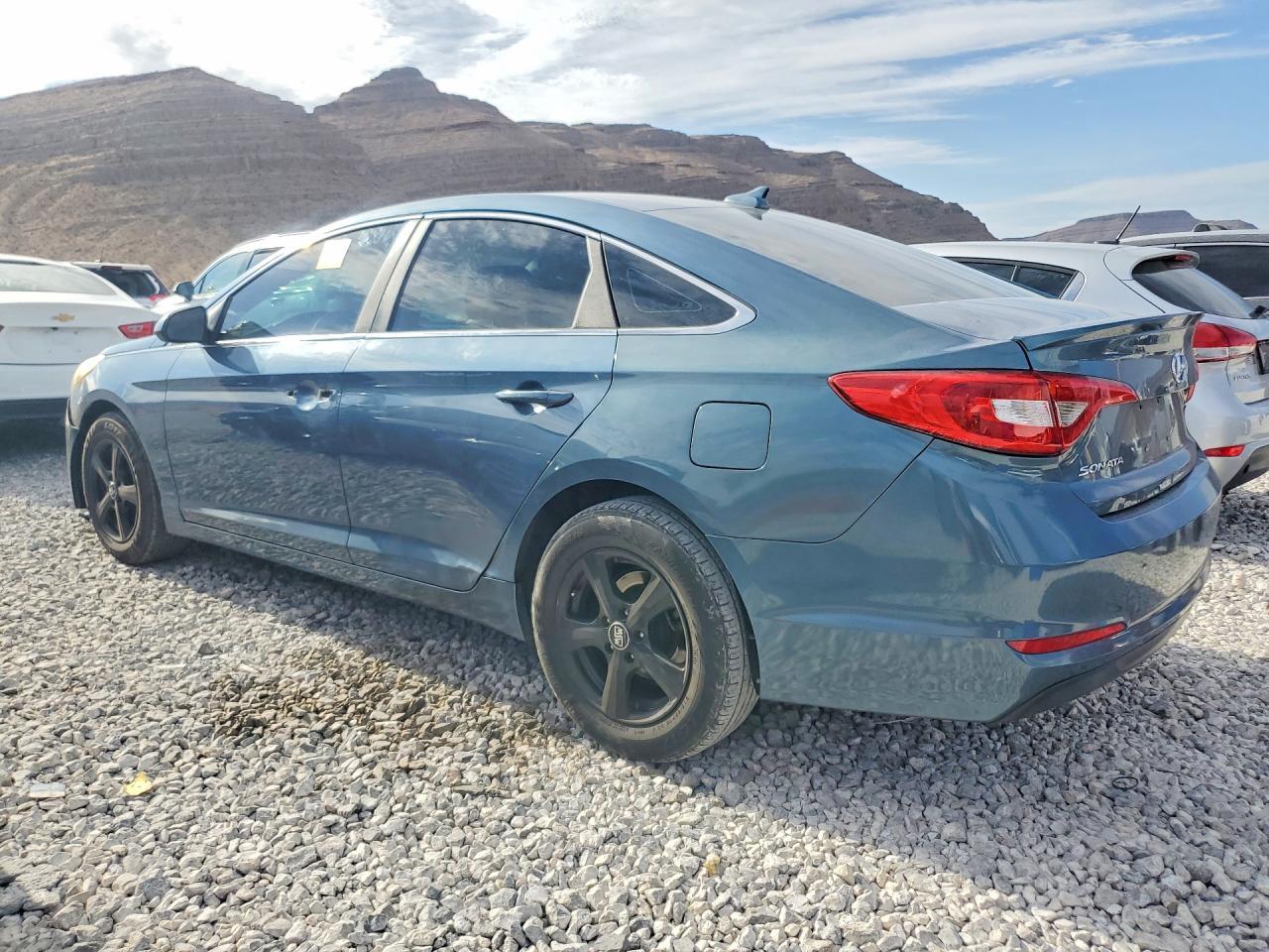 2016 Hyundai Sonata Se - Image 2
