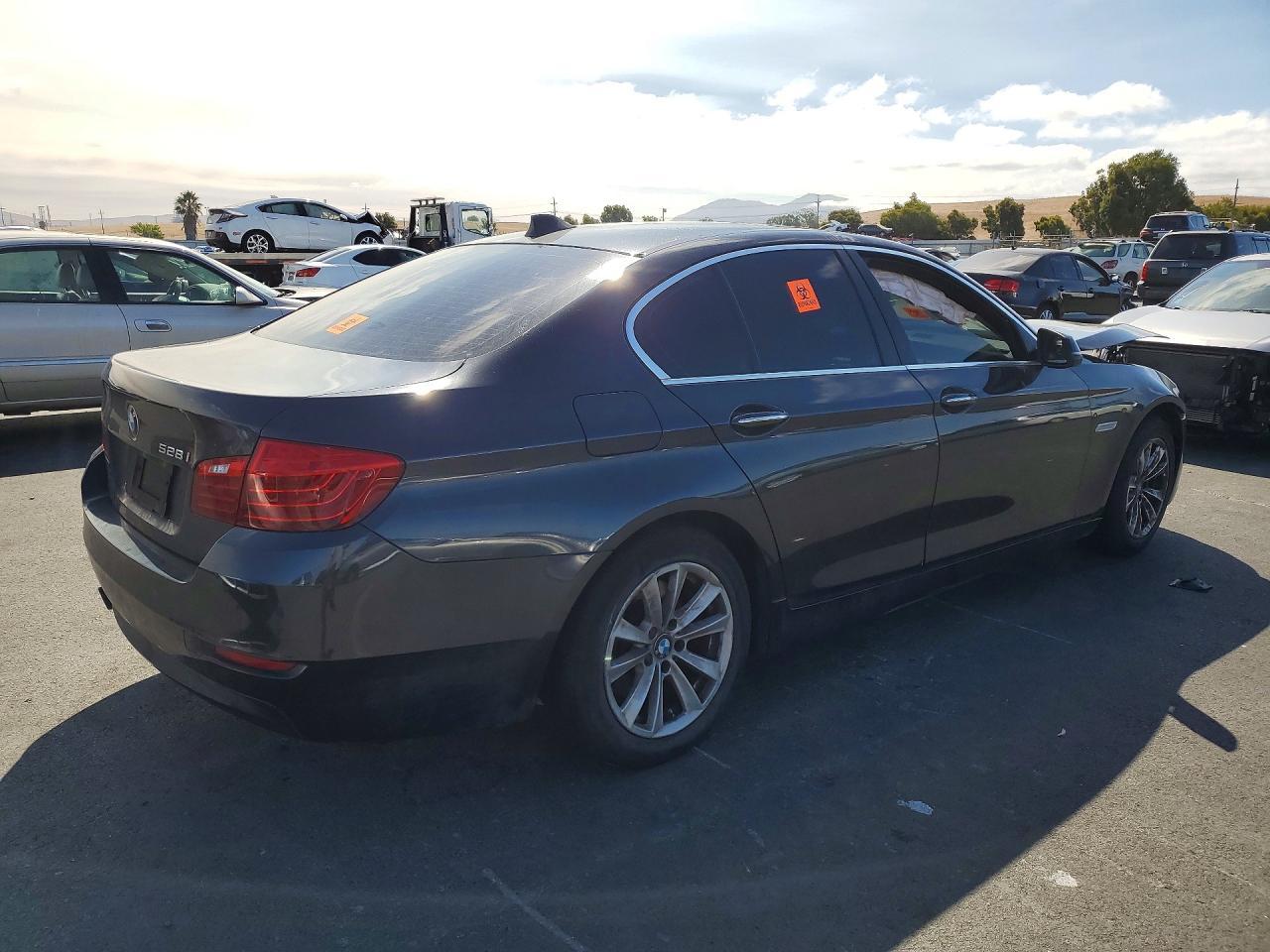 2016 BMW 528 I - Фото 3