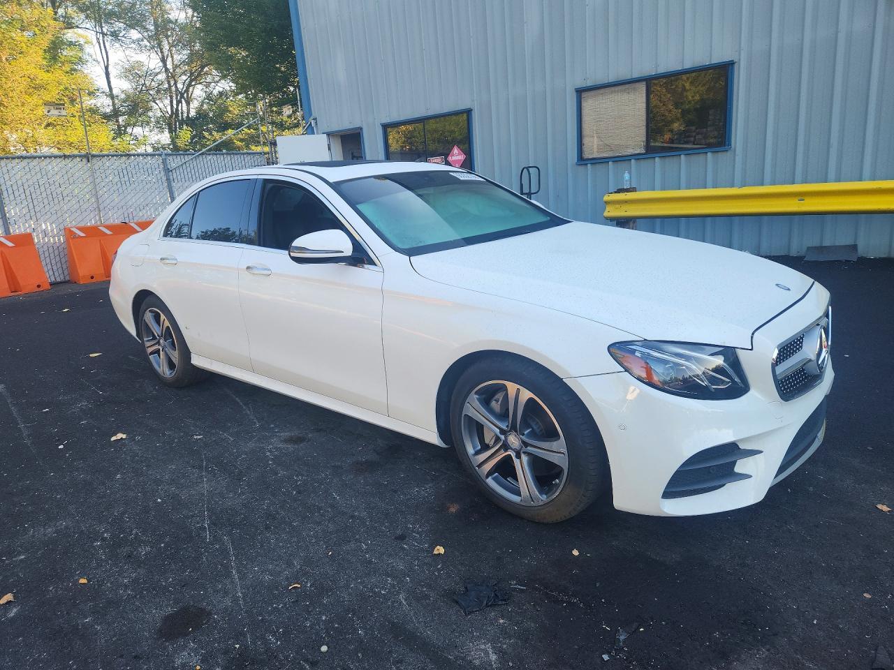 2017 Mercedes-Benz E 300 4Matic - Image 4