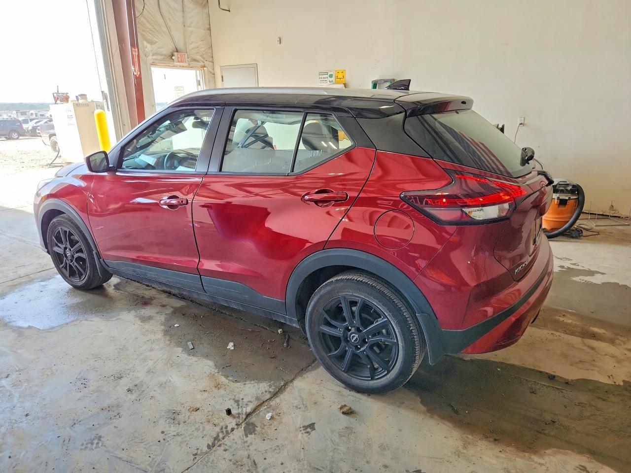 2024 Nissan Kicks Sv - Image 2