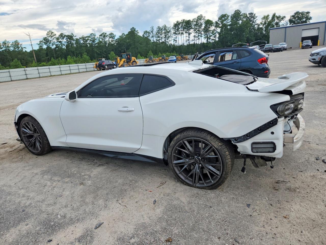 2023 Chevrolet Camaro Zl1 - Image 2