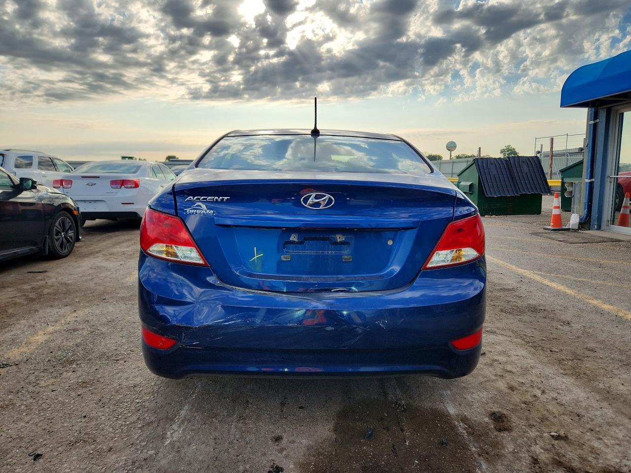 2016 Hyundai Accent Se - Фото 6