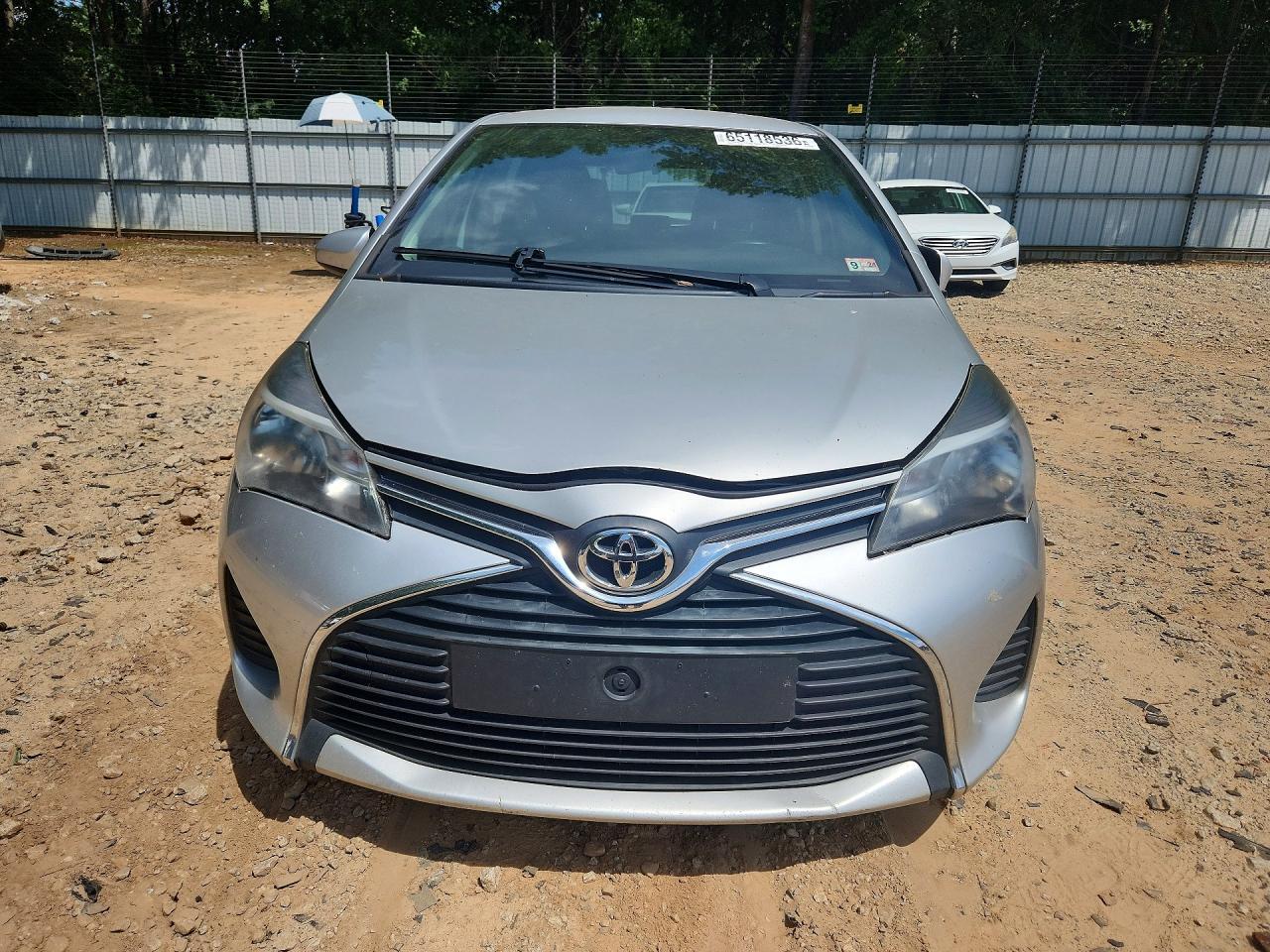 2015 Toyota Yaris 5-Door Le - Фото 5