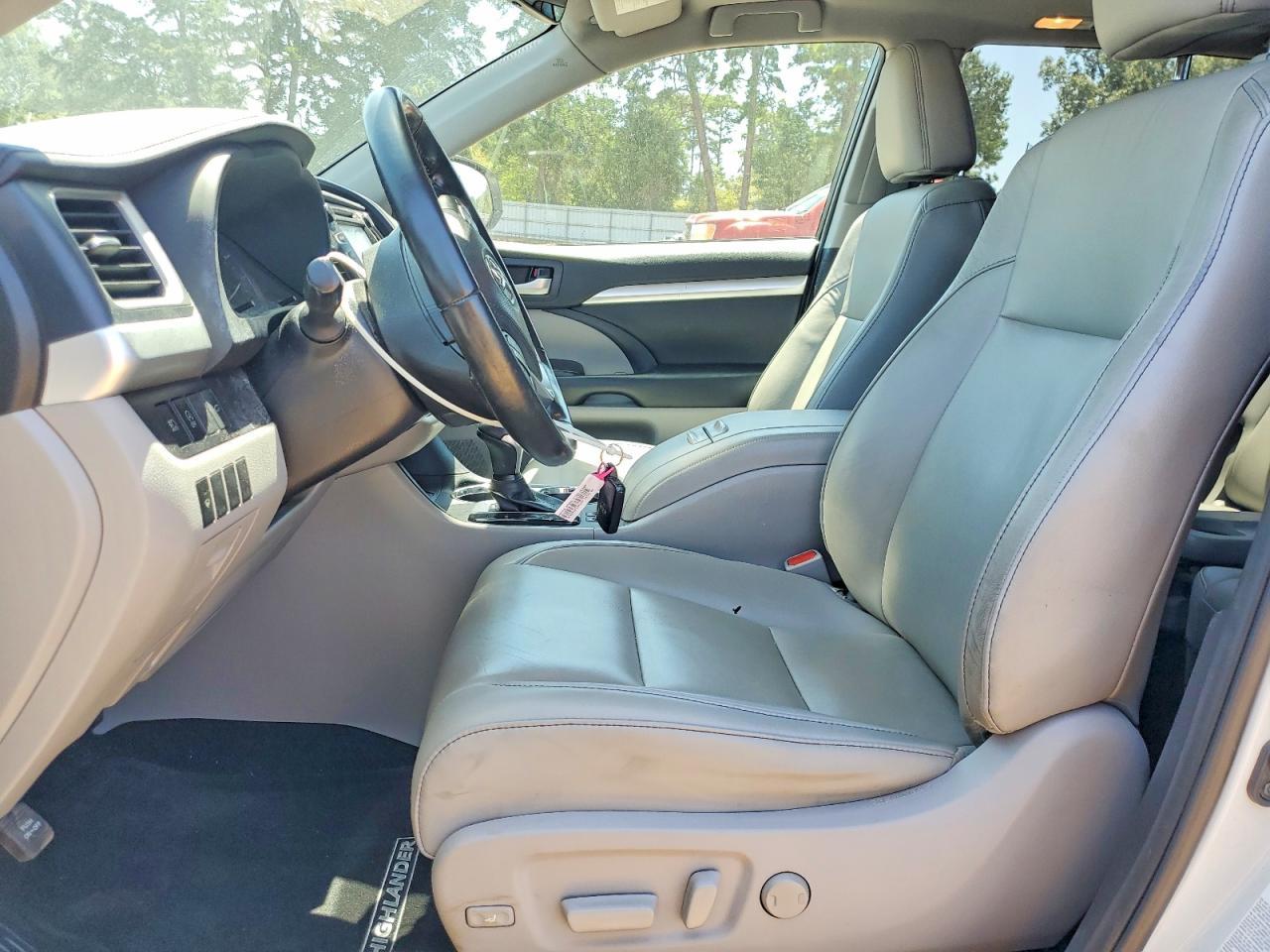 2019 Toyota Highlander Xle - Image 7