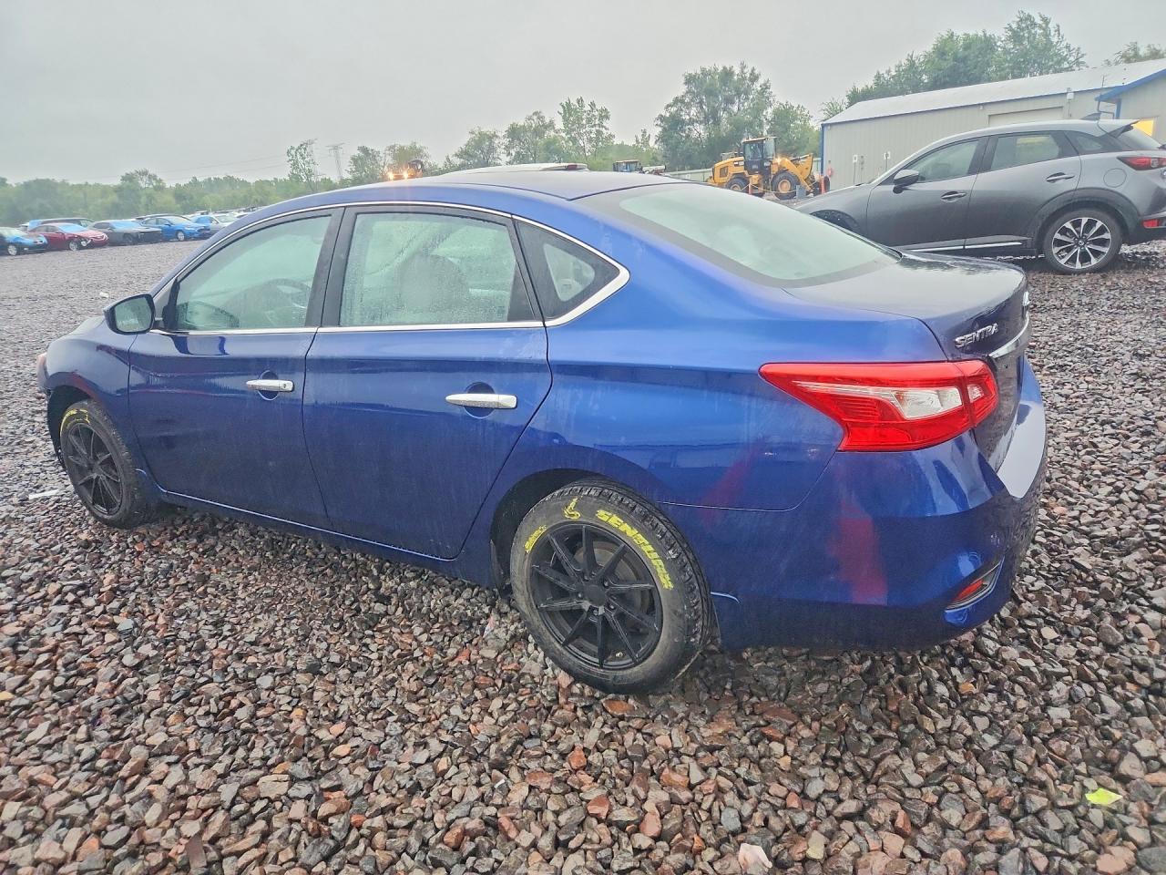 2016 Nissan Sentra S - Фото 2