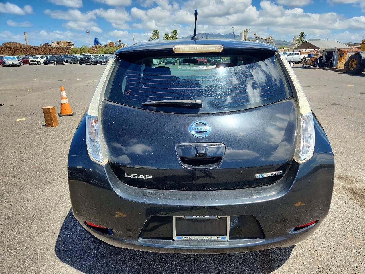 2014 Nissan Leaf S - Фото 6