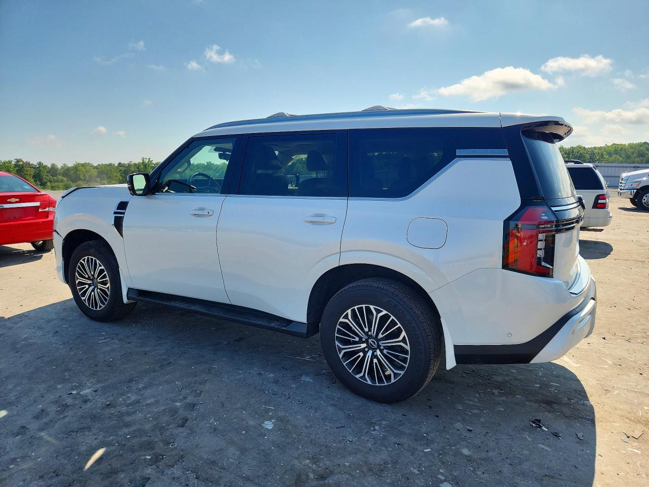 2026 Nissan Armada Platinum - Image 2