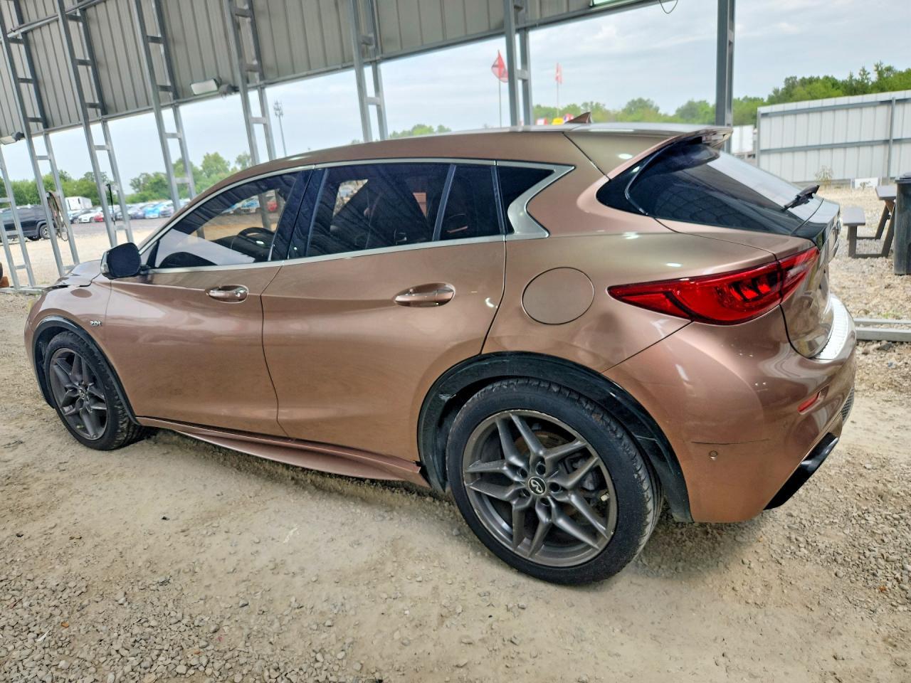 2017 Infiniti Qx30 Base - Image 2