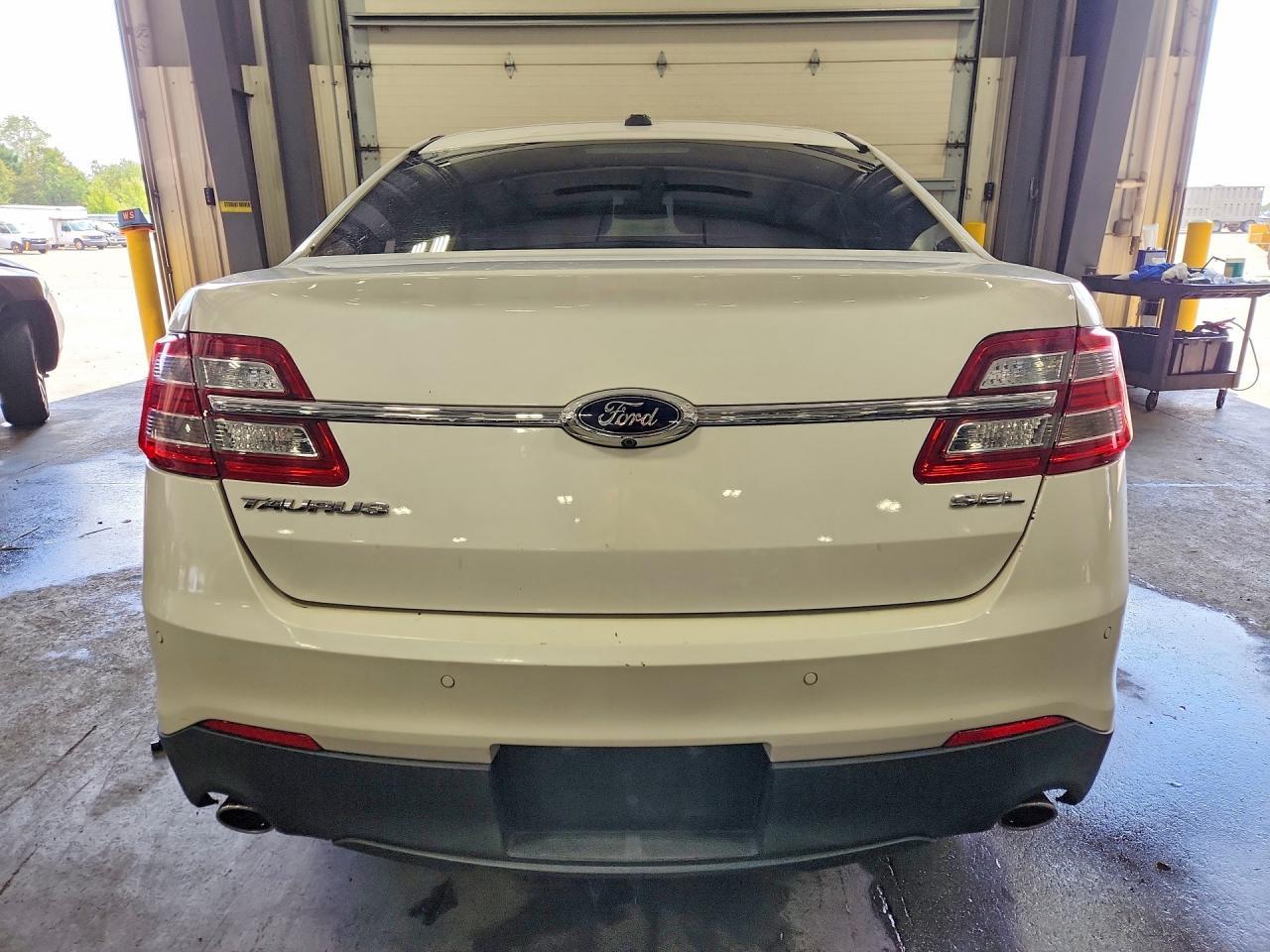 2014 Ford Taurus Sel - Image 6
