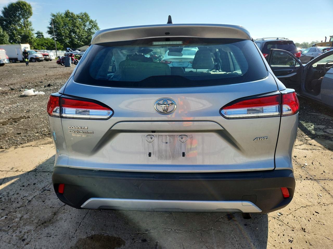 2025 Toyota Corolla Cross L - Фото 6