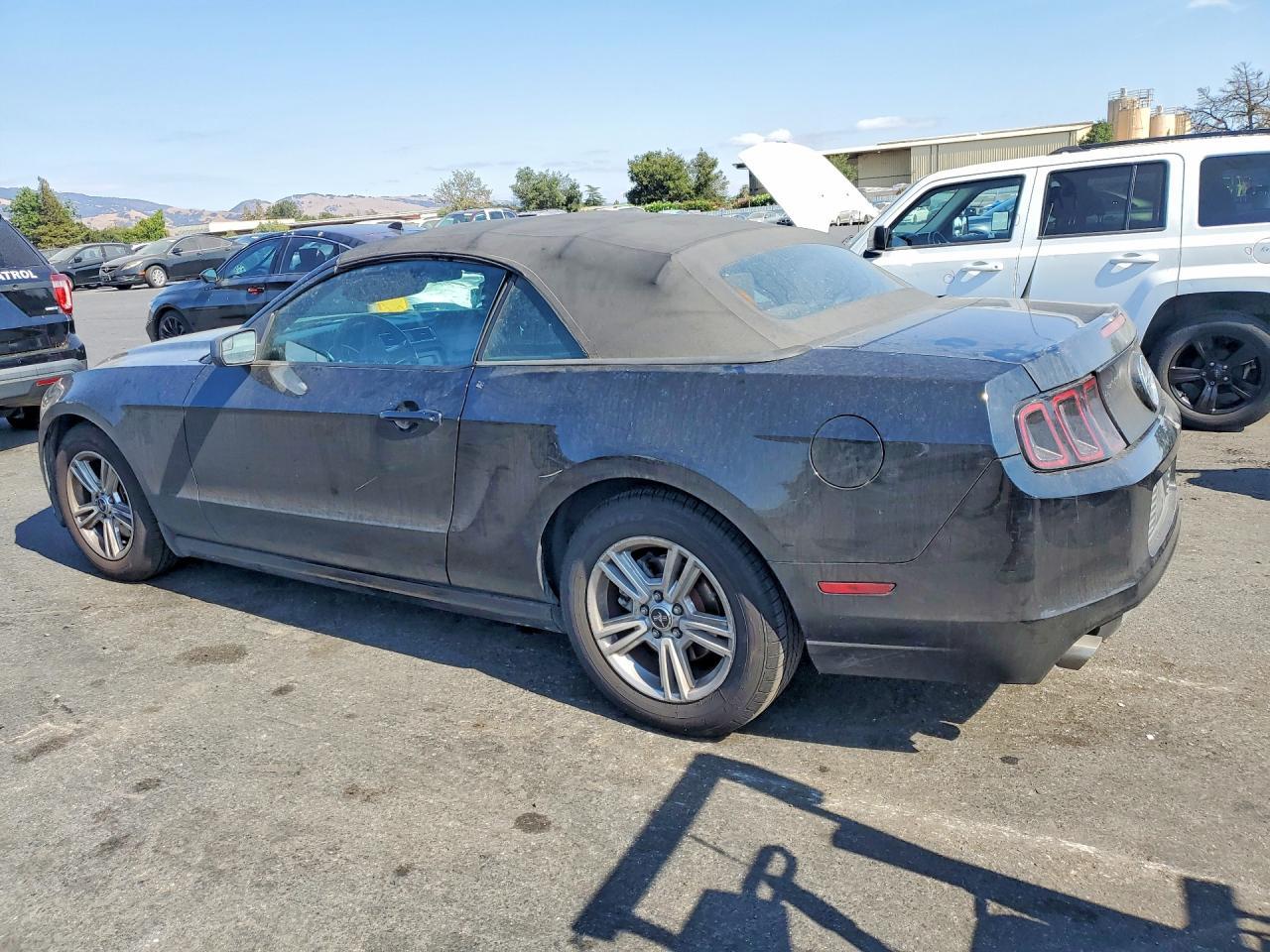 2014 Ford Mustang - Фото 2
