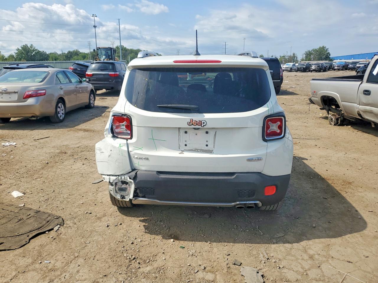 2015 Jeep Renegade Limited - Image 6