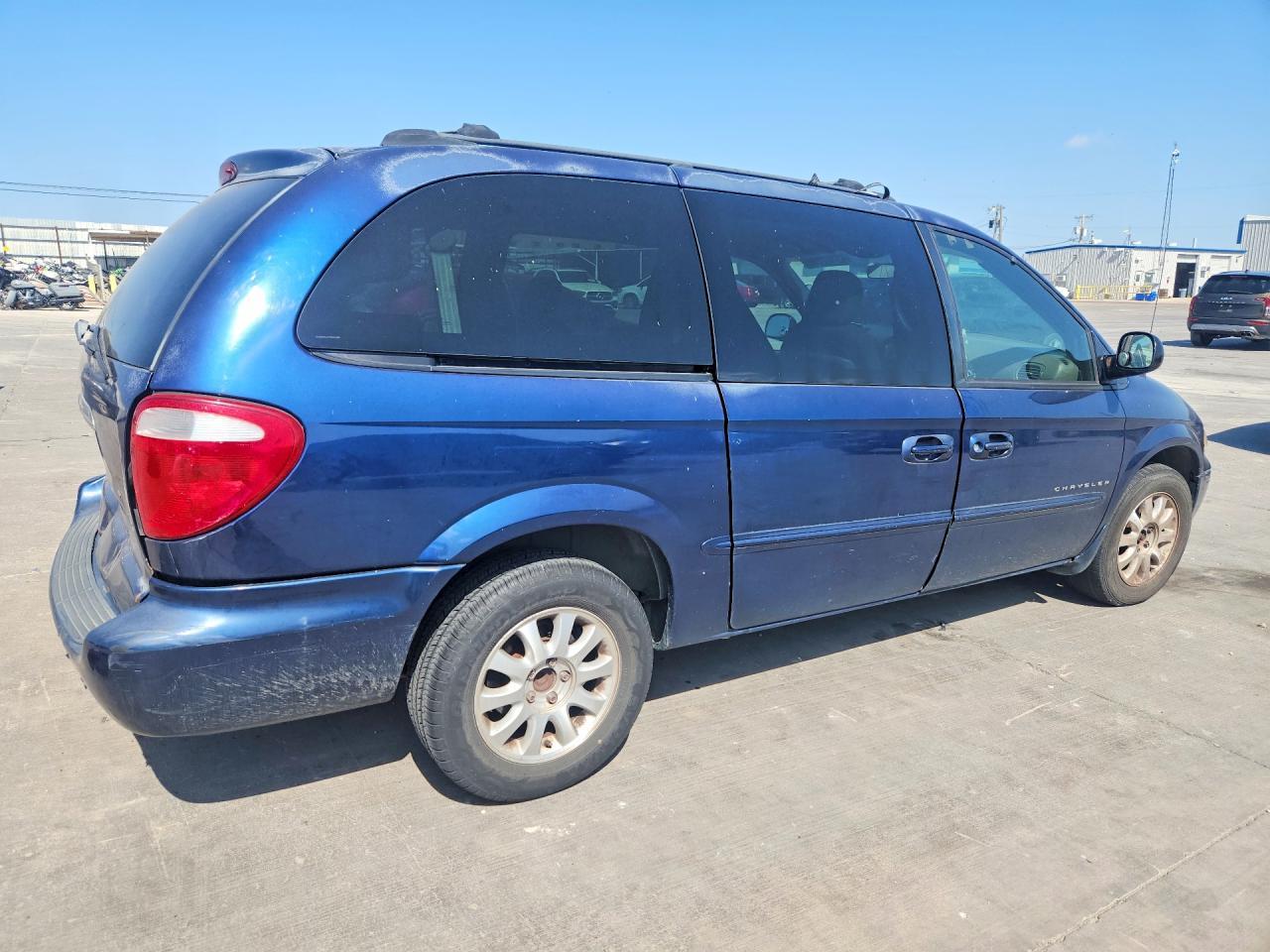 2001 Chrysler Town & Country Ex - Image 3