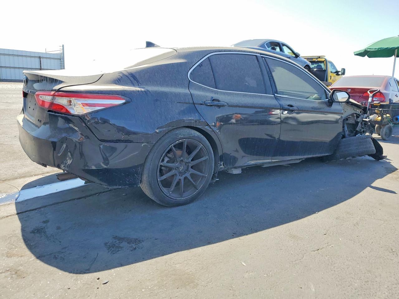 2019 Toyota Camry Le - Фото 3