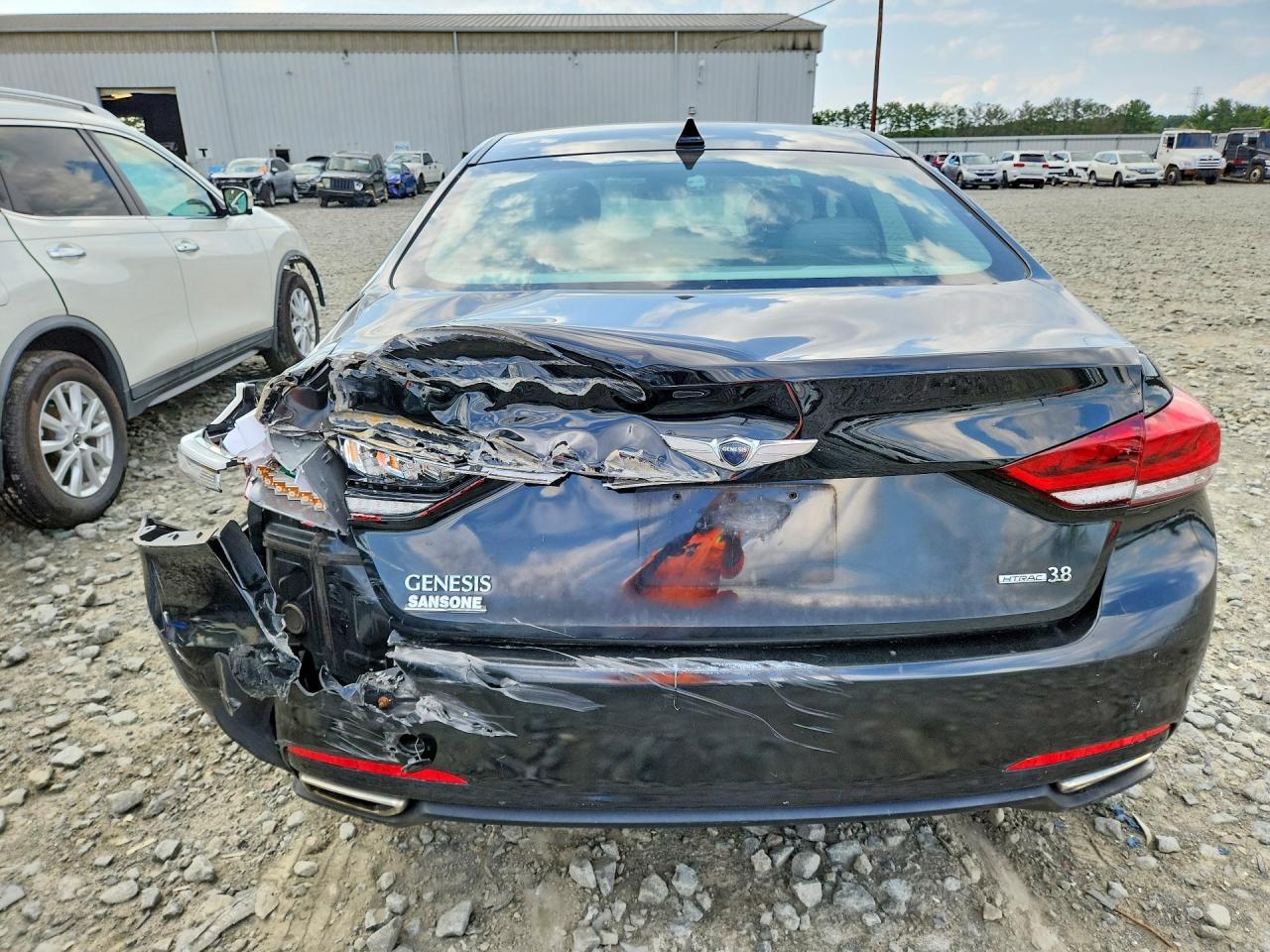 2016 Hyundai Genesis 3.8L - Фото 6