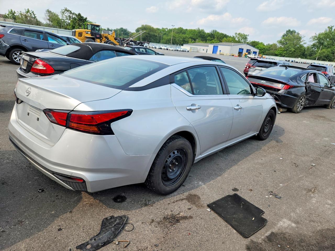 2024 Nissan Altima S - Фото 3