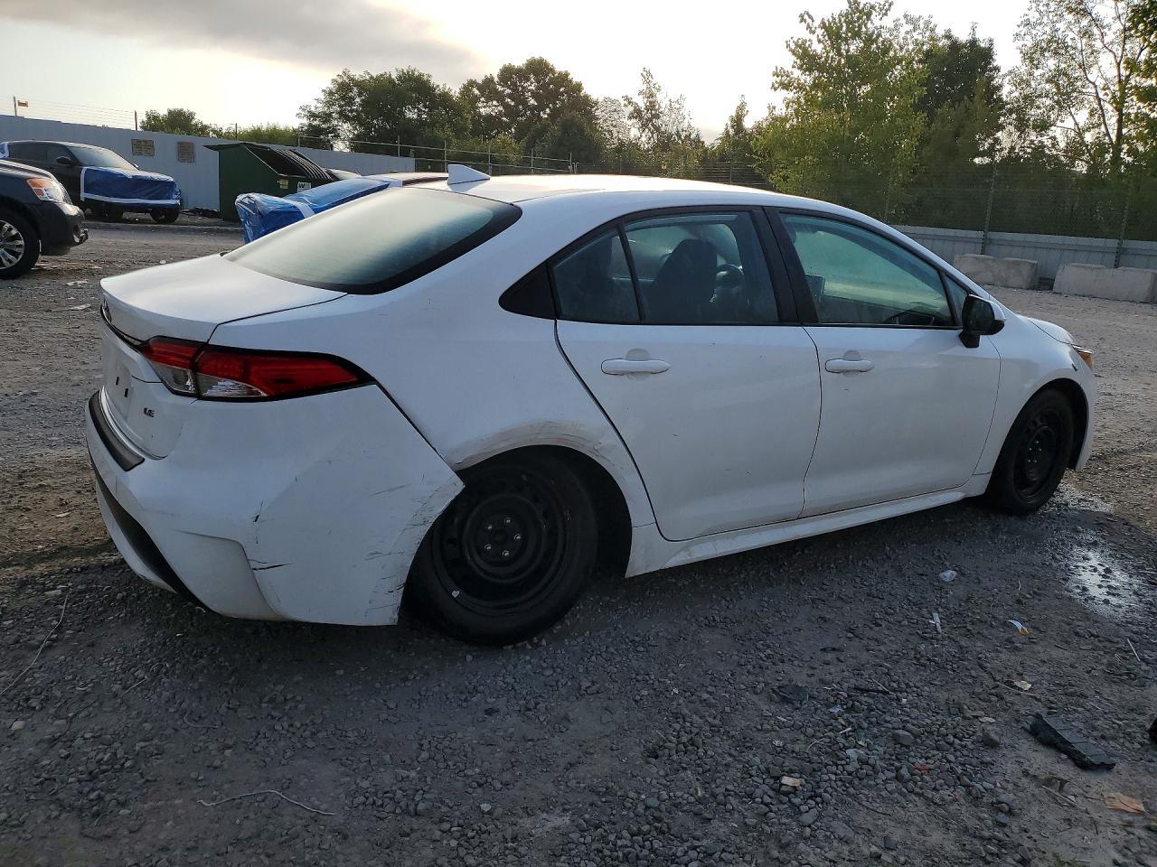 2020 Toyota Corolla Le - Image 3