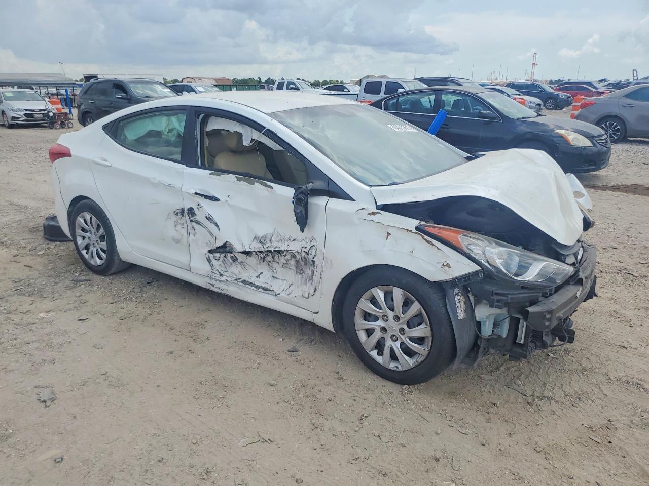 2012 Hyundai Elantra - Image 4