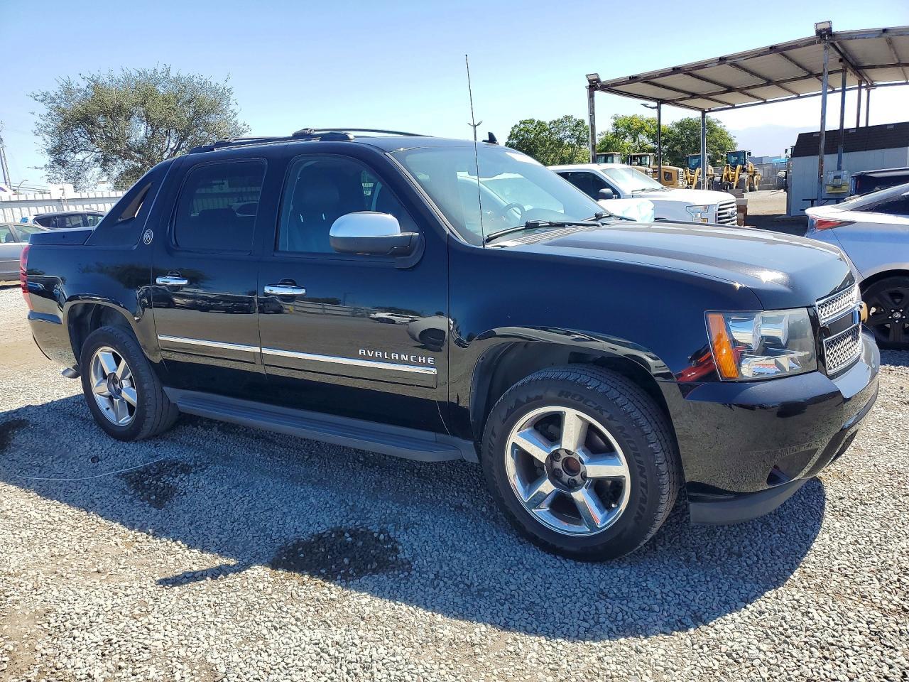 2013 Chevrolet Avalanche Ltz - Фото 4
