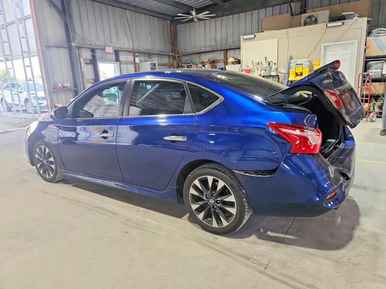 2018 Nissan Sentra Sr - Фото 2