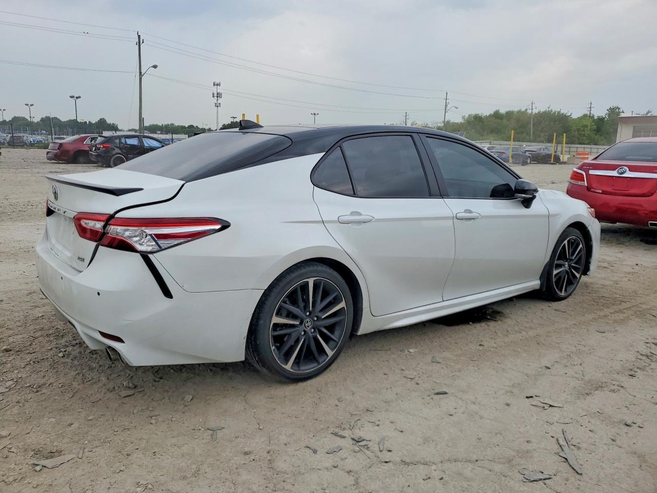2020 Toyota Camry Xse V6 - Image 3