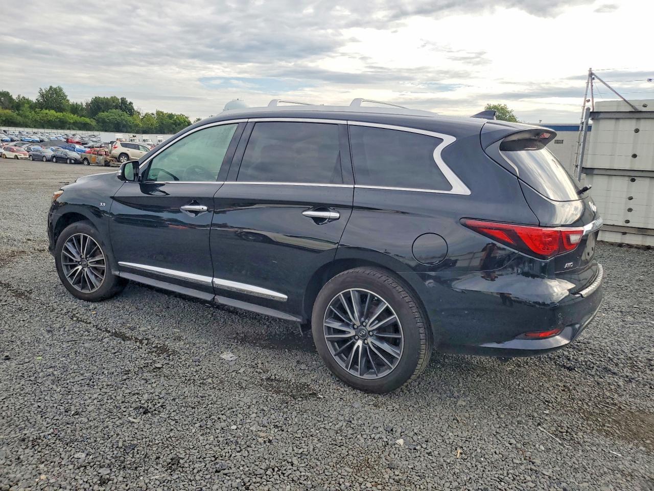 2019 Infiniti Qx60 Luxe - Image 2