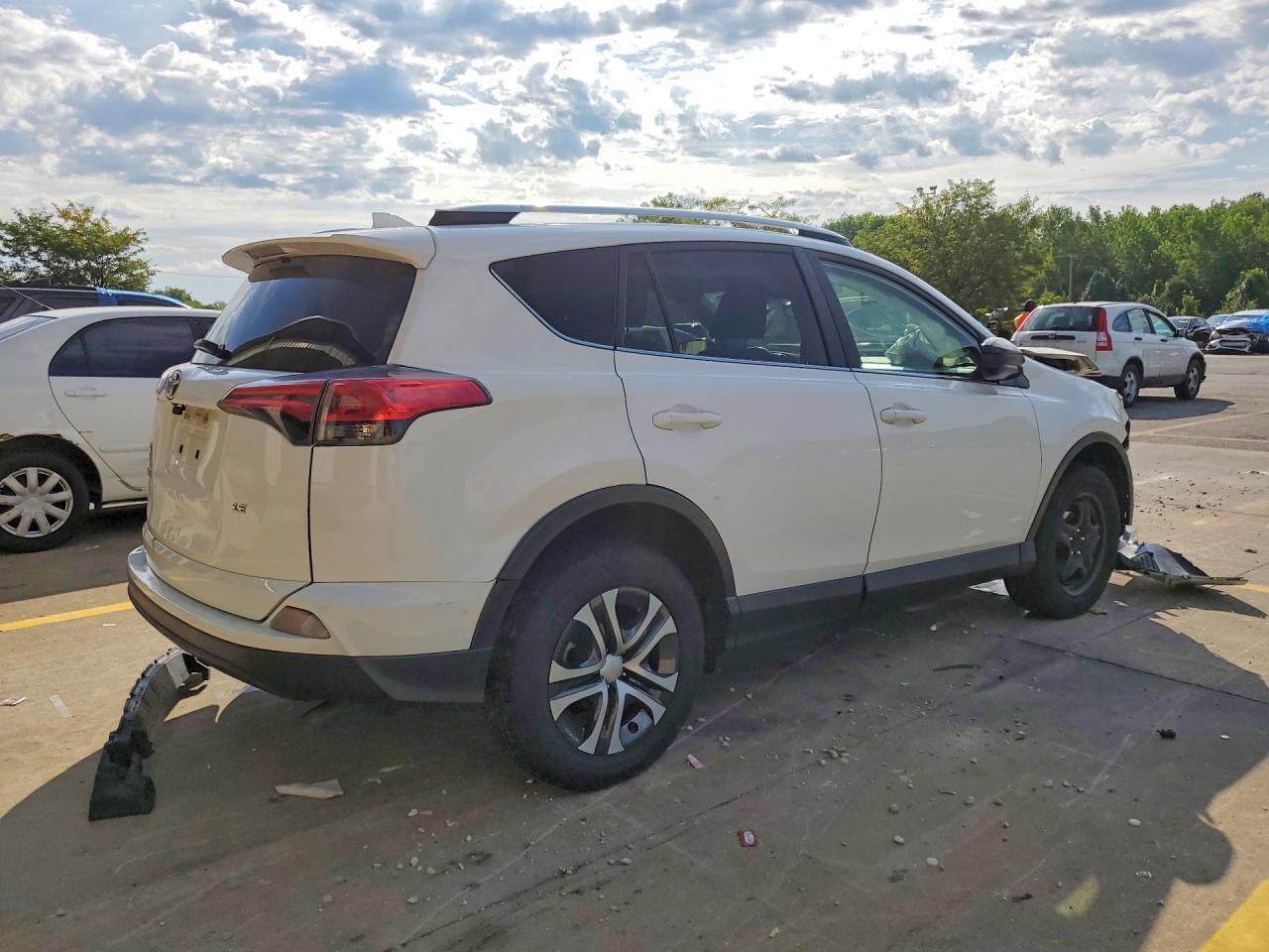 2016 Toyota Rav4 Le - Фото 3