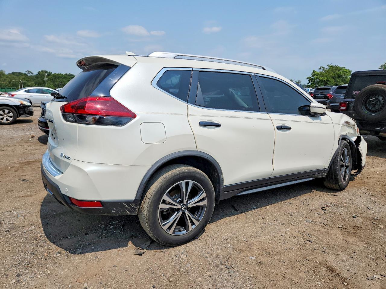 2019 Nissan Rogue Sv - Image 3