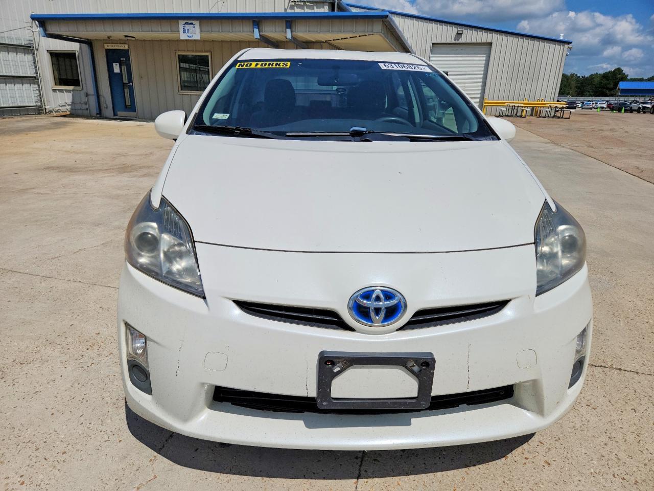 2011 Toyota Prius Two - Фото 5
