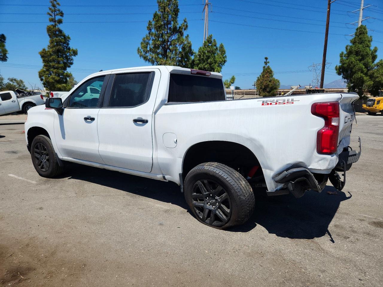 2022 Chevrolet Silverado Ltd K1500 Lt Trail Boss - Image 2