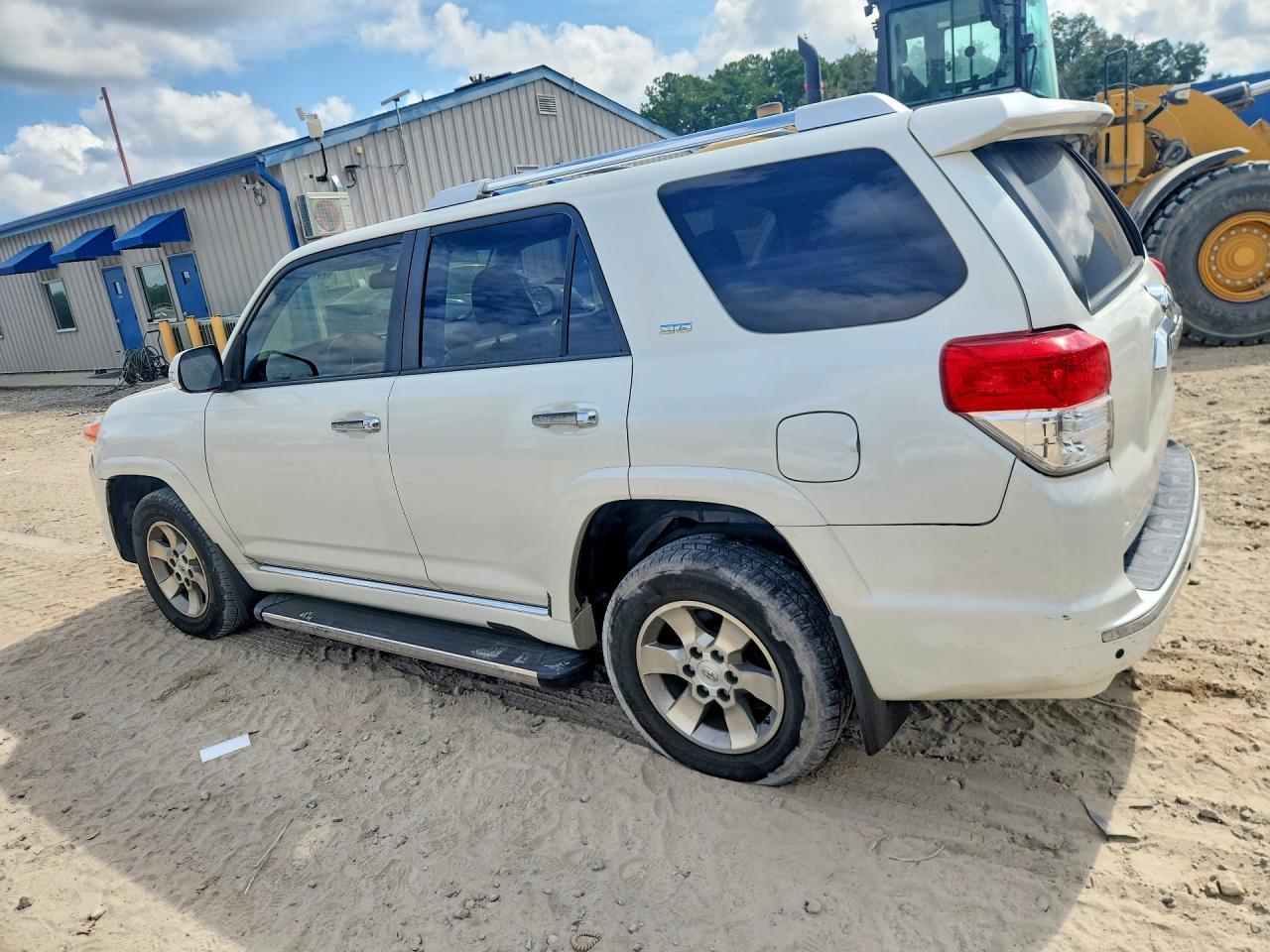 2011 Toyota 4Runner Sr5 - Image 2
