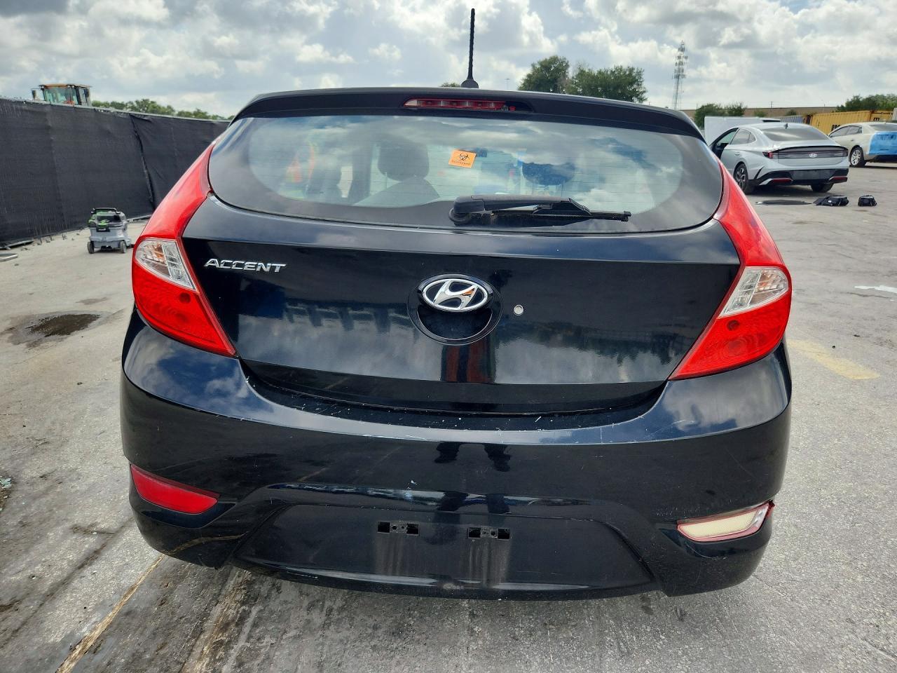 2016 Hyundai Accent Se - Фото 6