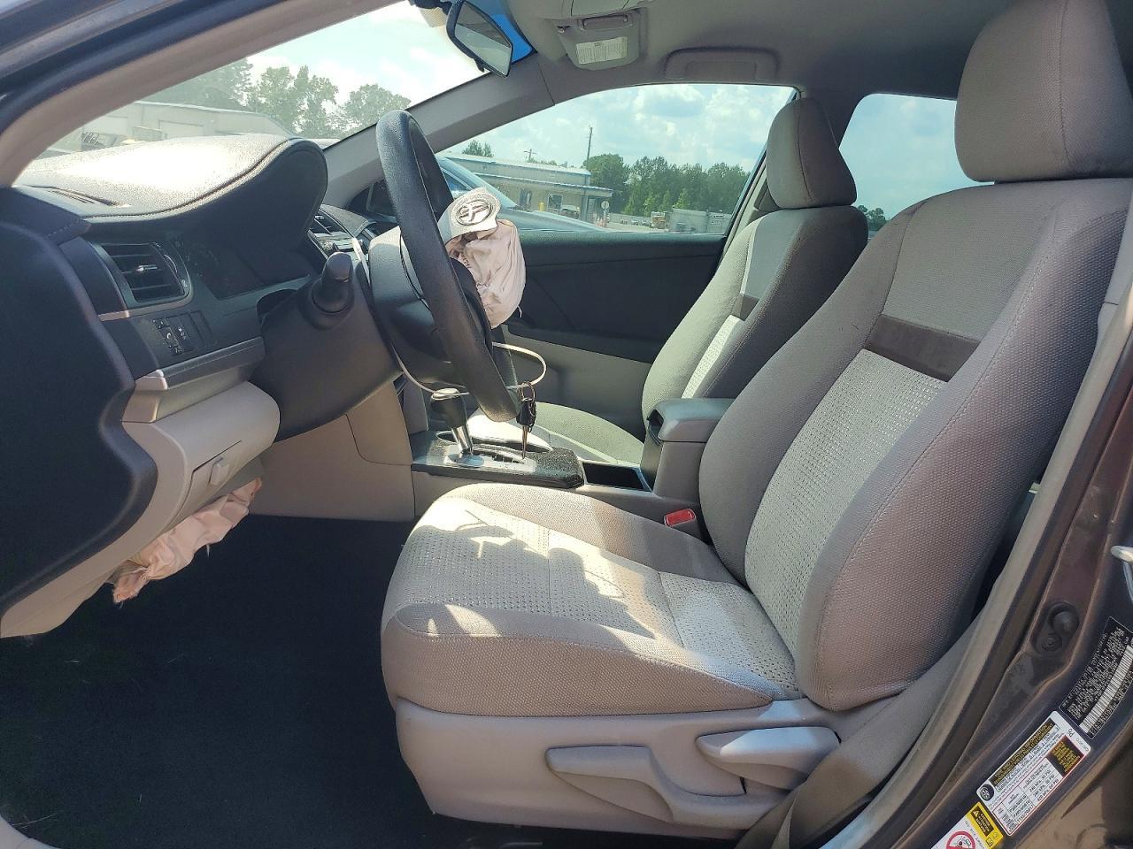 2012 Toyota Camry L - Фото 7