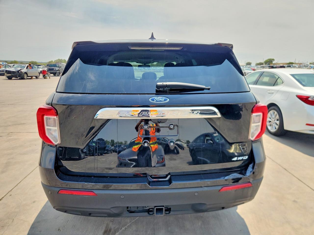 2021 Ford Explorer - Image 6