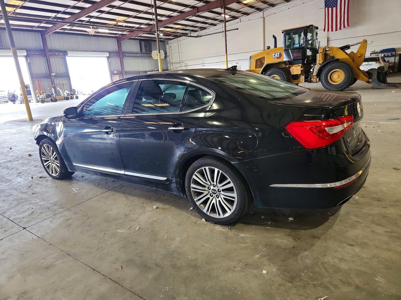 2016 Kia Cadenza Luxury - Image 2