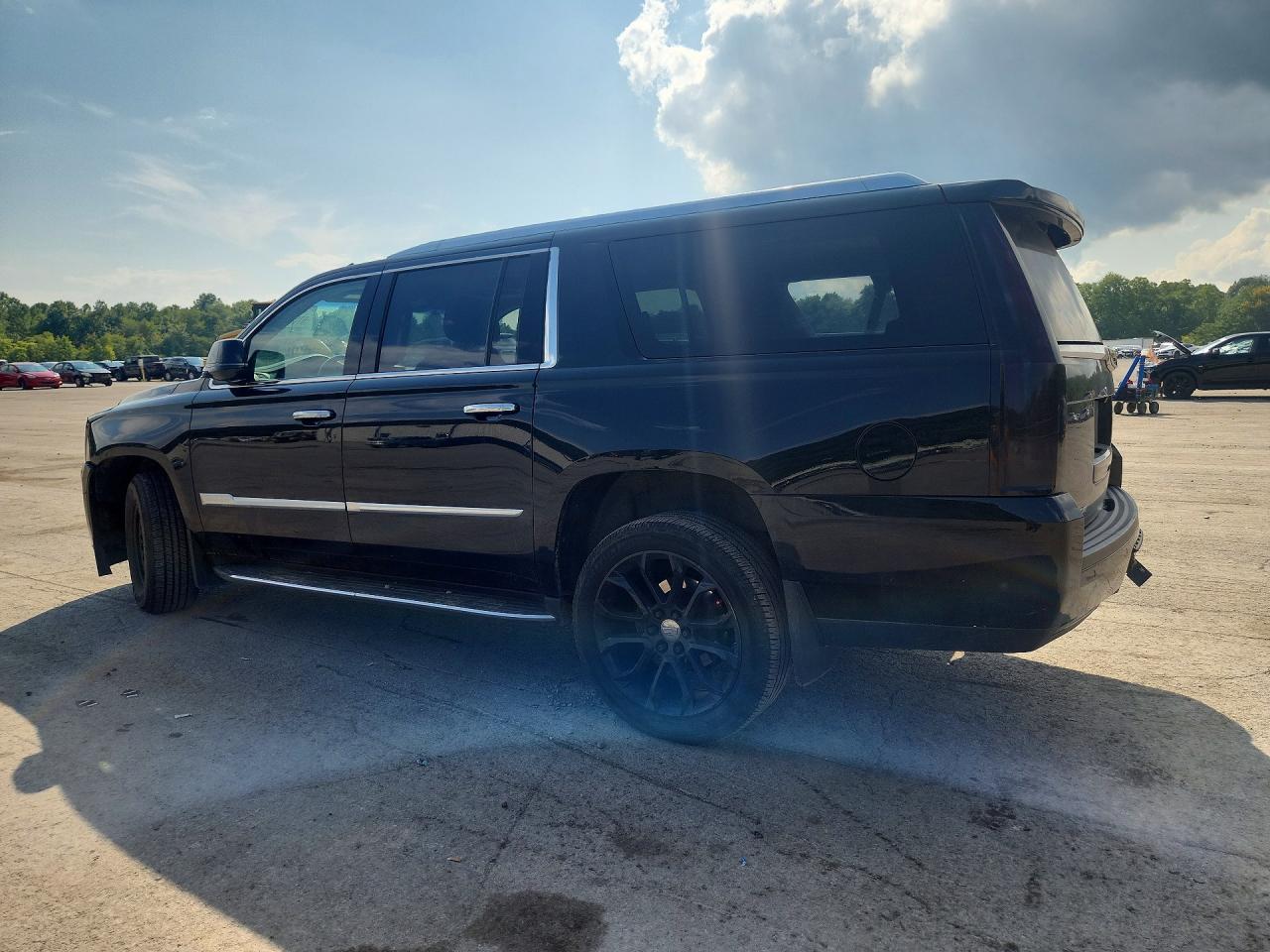 2020 Cadillac Escalade Esv Luxury - Image 2